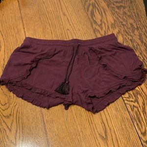 No Boundaries Lg Maroon shorts with drawstring ties in good pre-owned condition